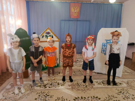 Дети показали театрализованное представление Дети показали театрализованное представление.