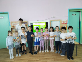 Прошел день птиц Прошел день птиц.